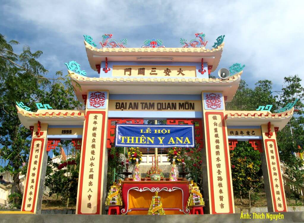 Dinh Bà Thiên Y A Na