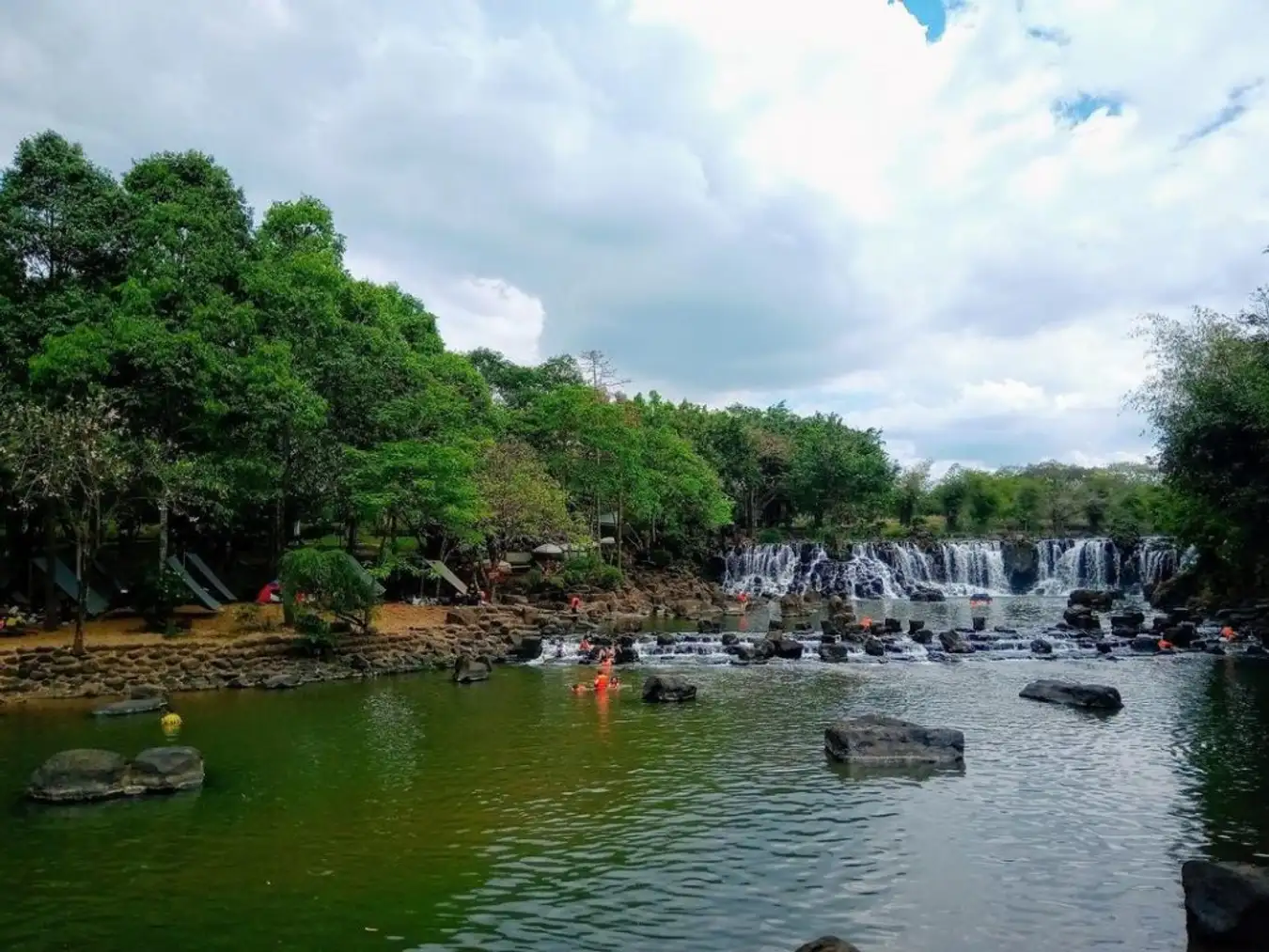 Kinh nghiệm du lịch Thác Giang Điền với vẻ đẹp hút hồn