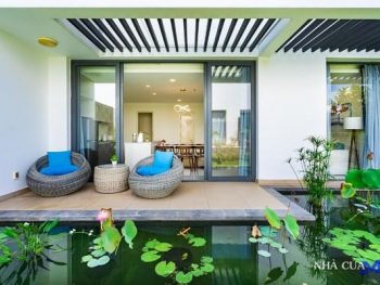 Alternative view of MIA'S HOUSE