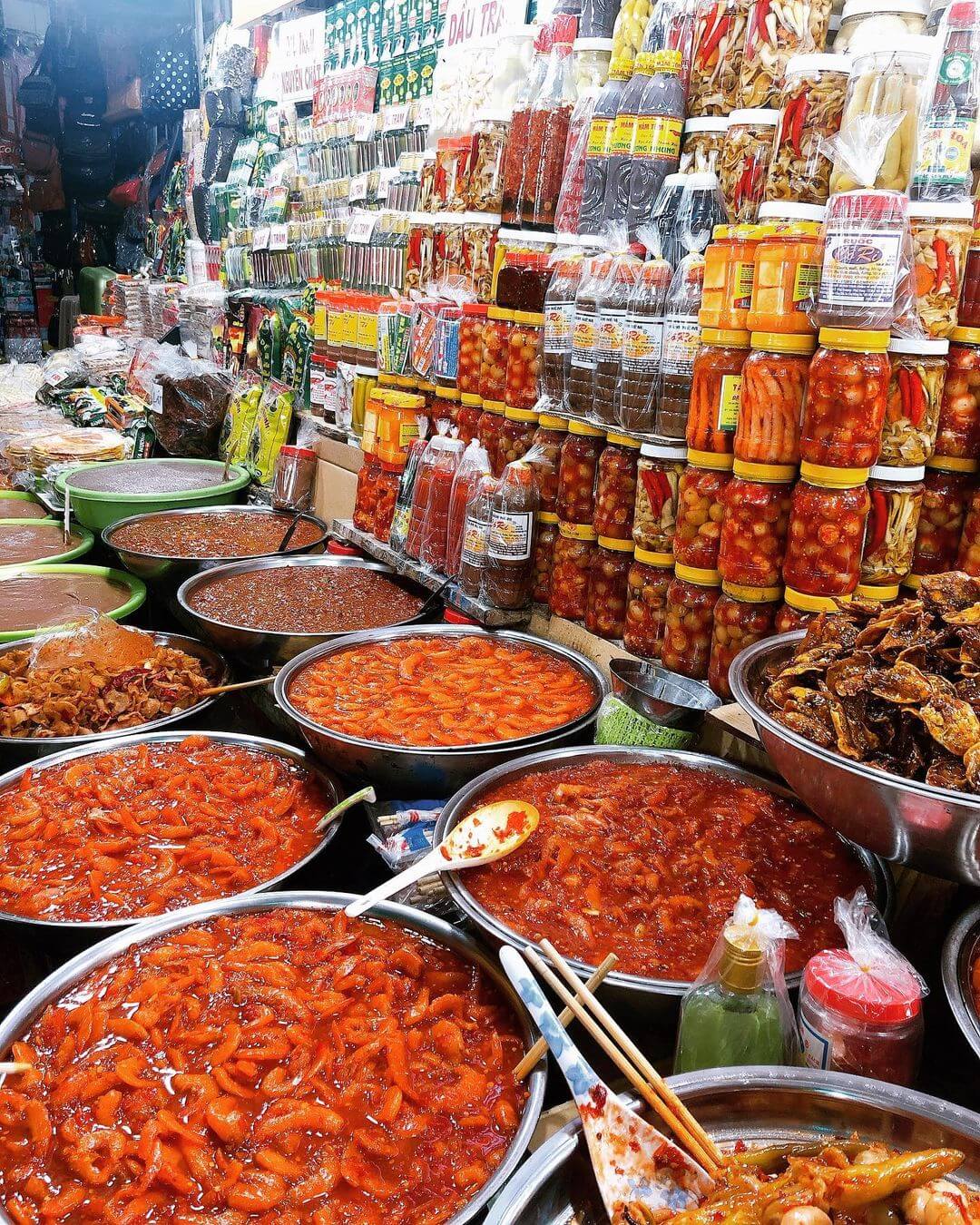 Chợ Đông Ba - Khu chợ nổi tiếng nhất của xứ Huế mộng mơ