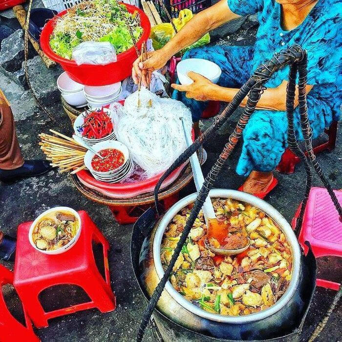 Chợ Đông Ba - Khu chợ nổi tiếng nhất của xứ Huế mộng mơ