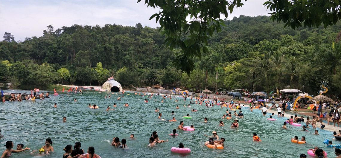 Khoang Xanh Suối Tiên có những trò chơi gì? Giá vé thế nào?